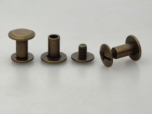 Nity skręcane śruba do paska 7 mm 10 sztuk stare złoto
